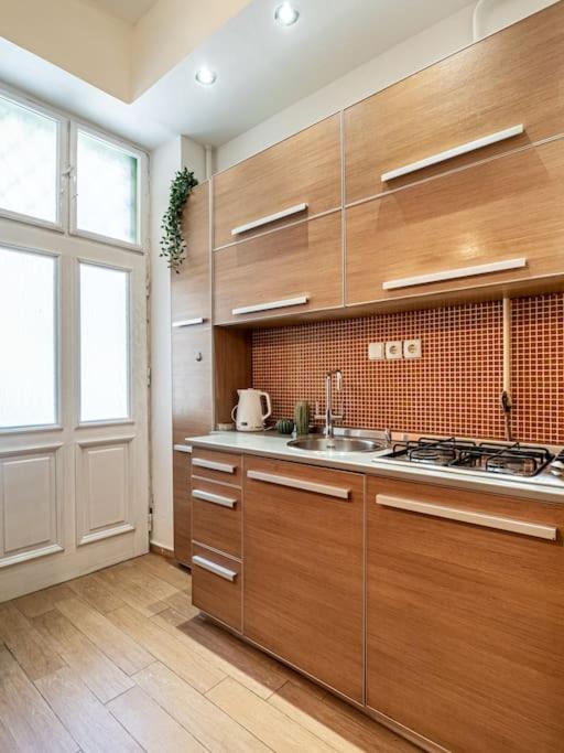 Mexicopo Apartment With Garage Budapest Bagian luar foto