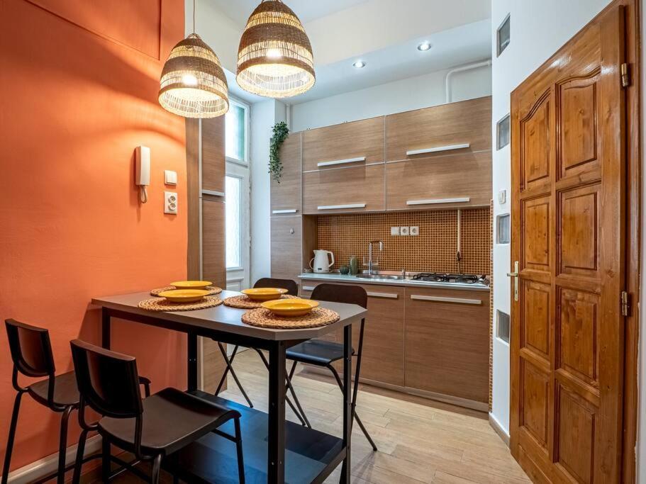 Mexicopo Apartment With Garage Budapest Bagian luar foto